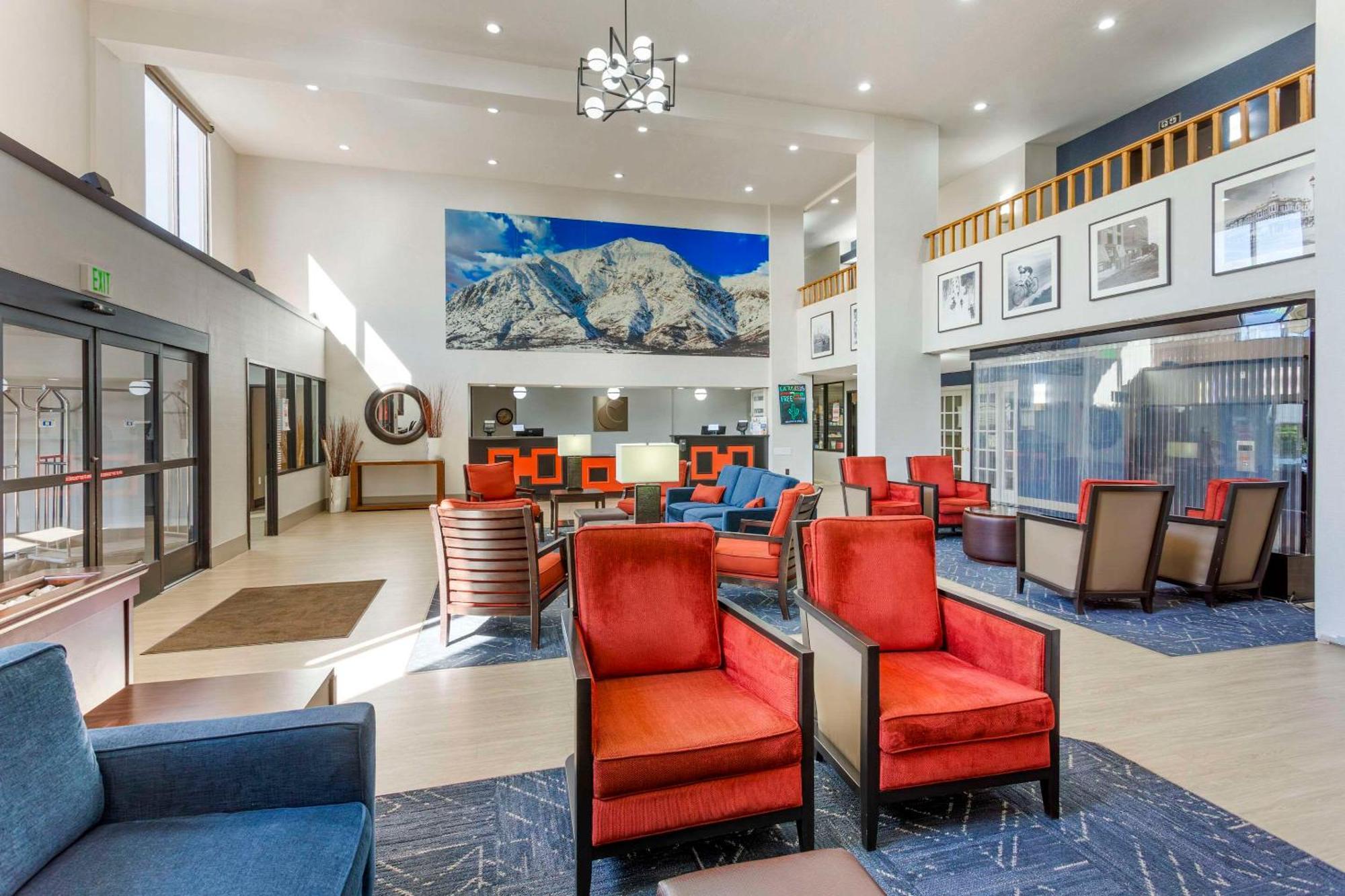 Comfort Suites Ogden Conference Center Екстер'єр фото